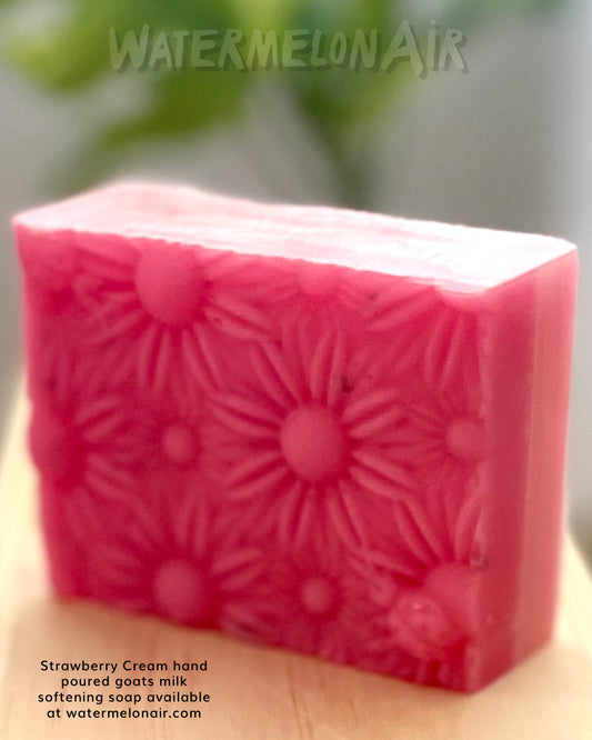Strawberry Cream Soap, Goat’s Milk Natural Soap, Hand Poured Soap, Handcrafted Soap, Softening Soap, Fresh Scented, Bar soap, Exfoliating soap