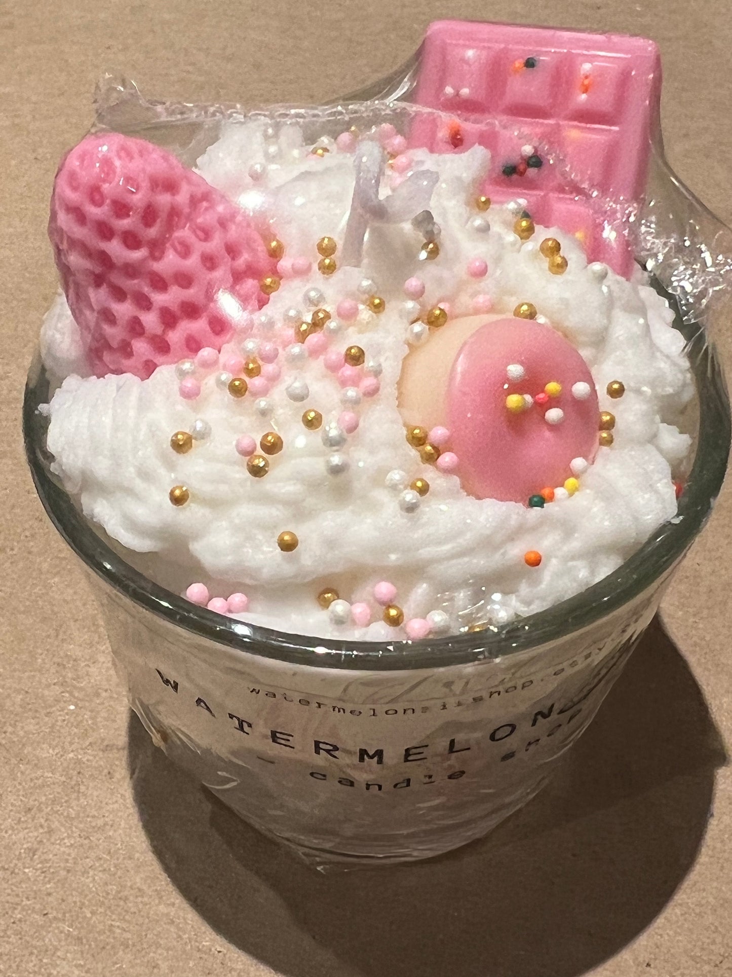 CUPCAKE CANDLE SUNDAE Chocolate or Strawberry Candle